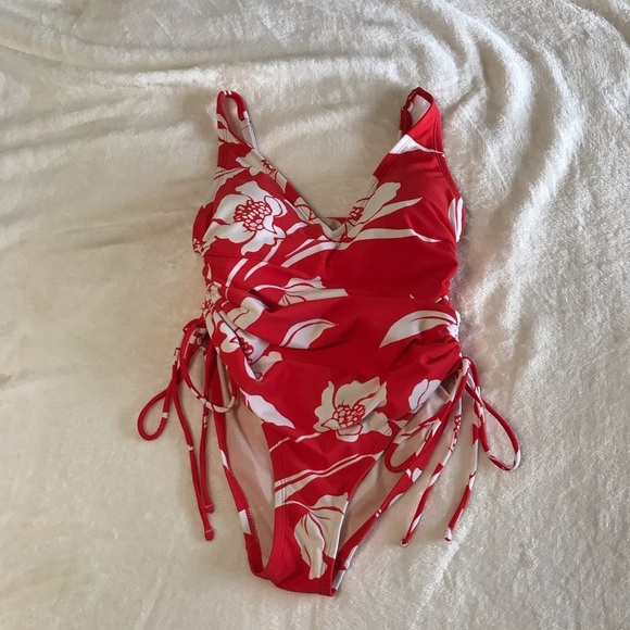 KONA SOL / Red & white Floral One Piece Bathing Suit Size S - Picture 3 of 9